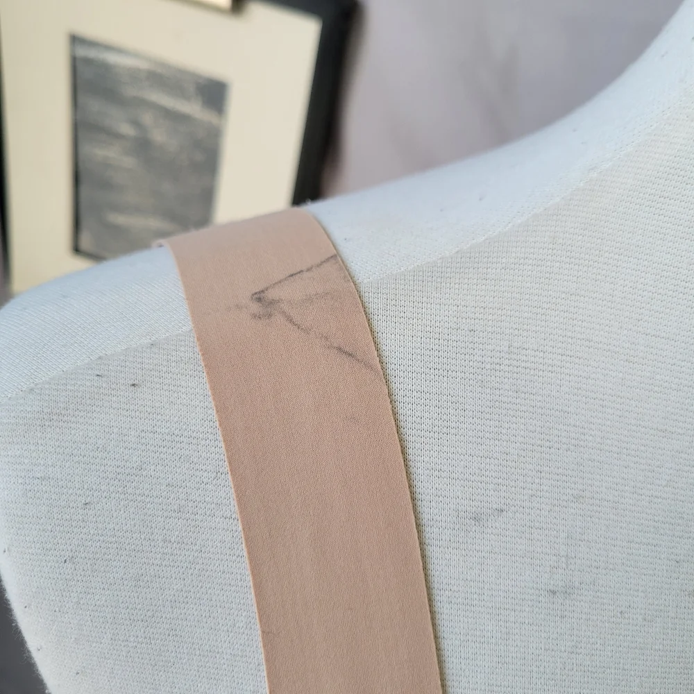 NEW SKIMS Naked Plunge Longline Bra Clay S - Picture 10 of 11